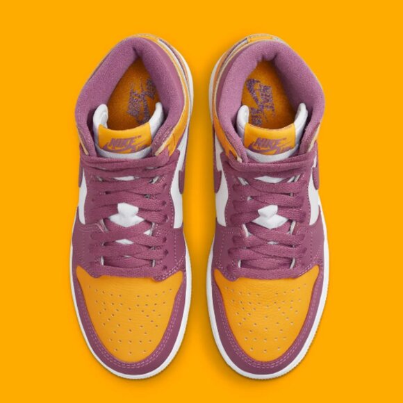 Nike Men's Air Jordan 1 Retro High OG Sneaker - Picture 5 of 5